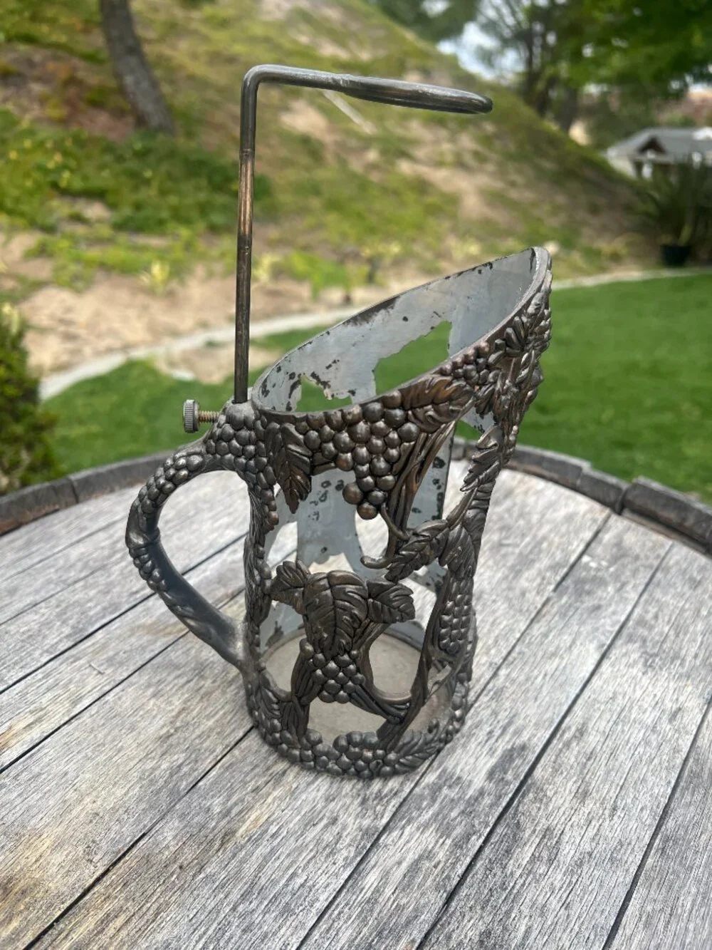 Vintage Bacchus Grapevine Metal Wine Bottle Holder - Metal